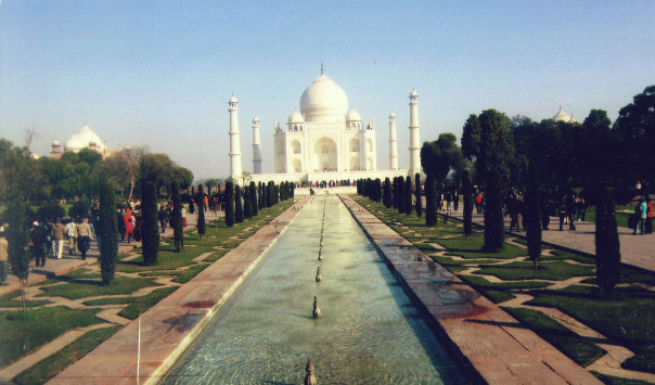 Taj Mahal and fountain